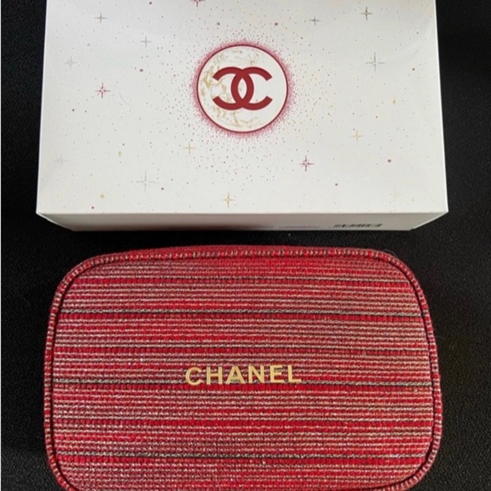 CHANEL 2022 Holiday Bag . New in Box